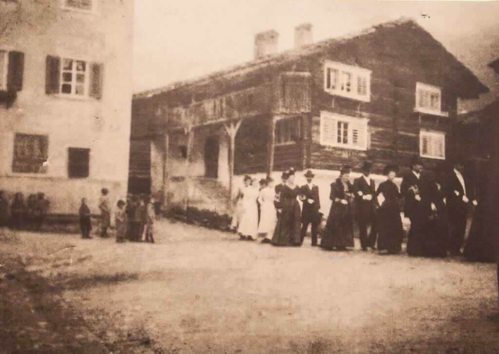 Old photo of the former Hotel Alpina in Brigels