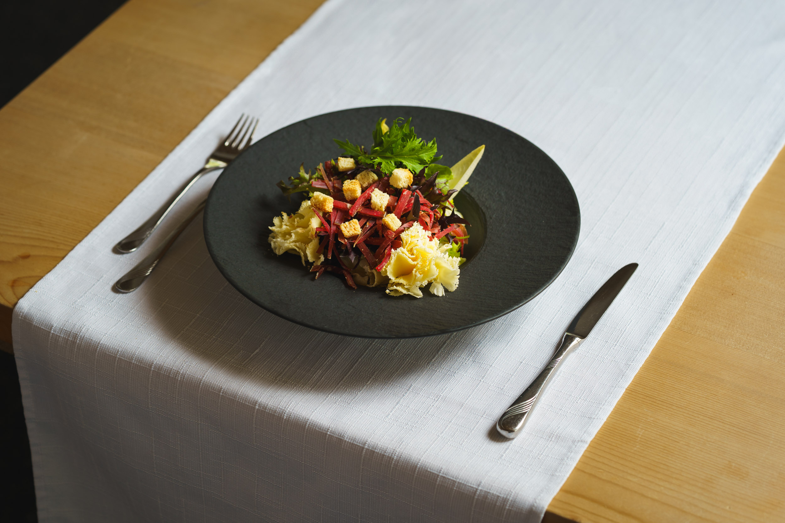 Restaurant Alpina: Salad with Bündner meat from the in-house butcher