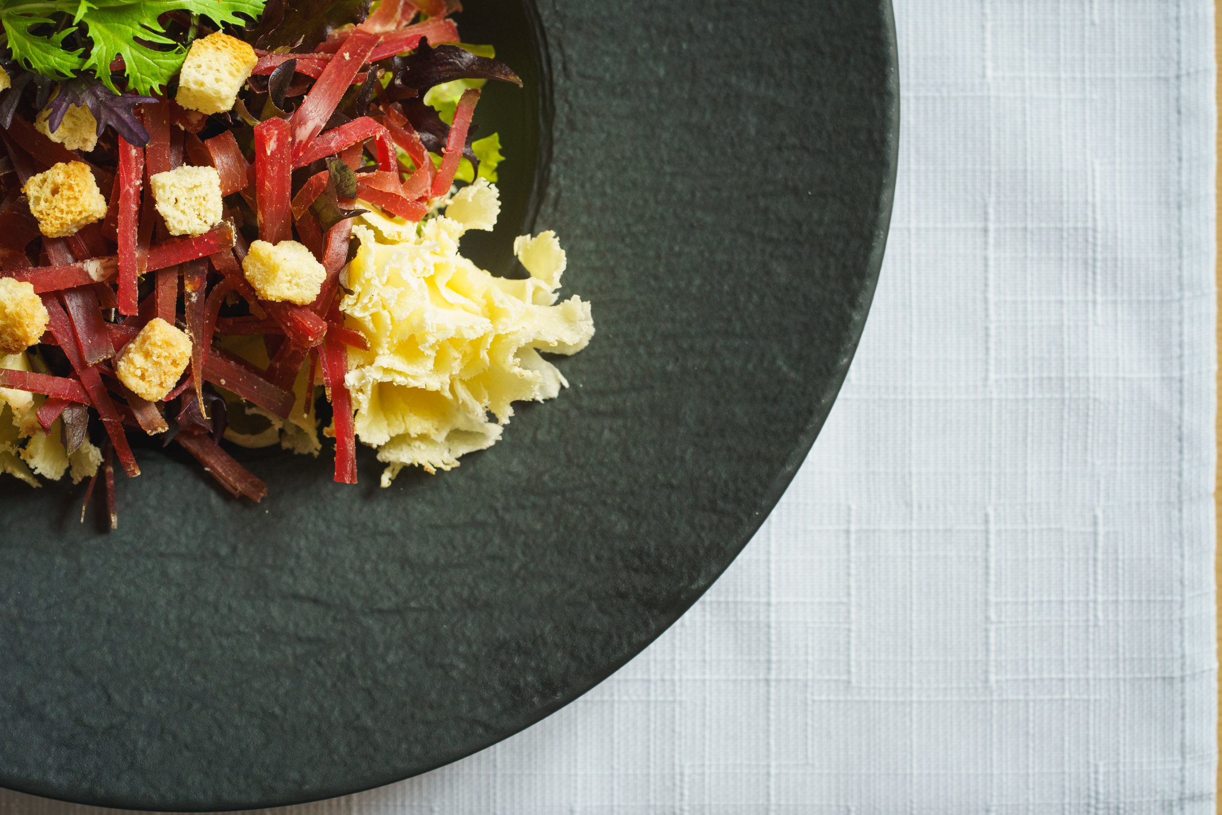 Dish: Alpina salad with Bündner meat from the in-house butcher – Brigels