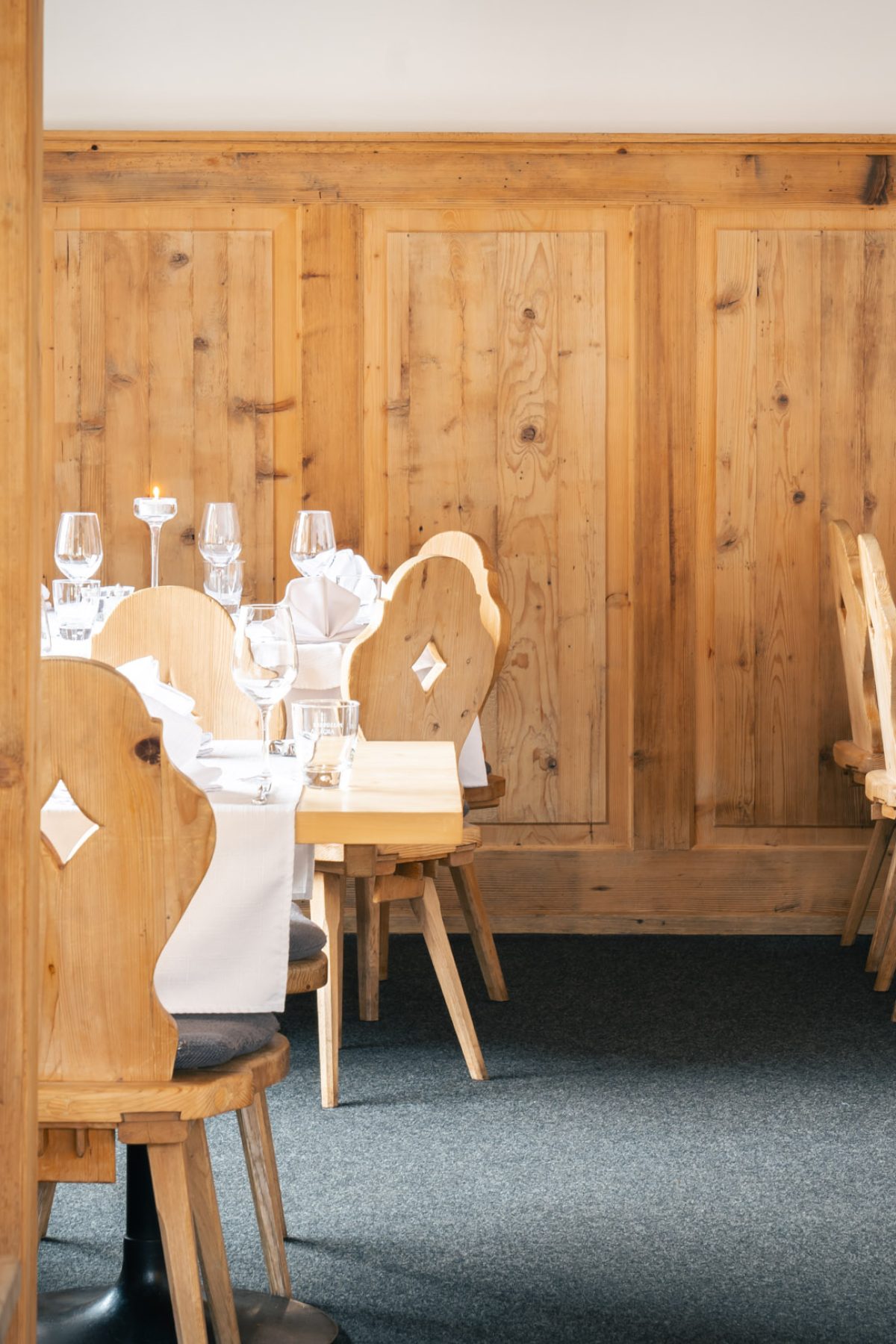 View inside the Stübli of Hotel Restaurant Alpina Brigels